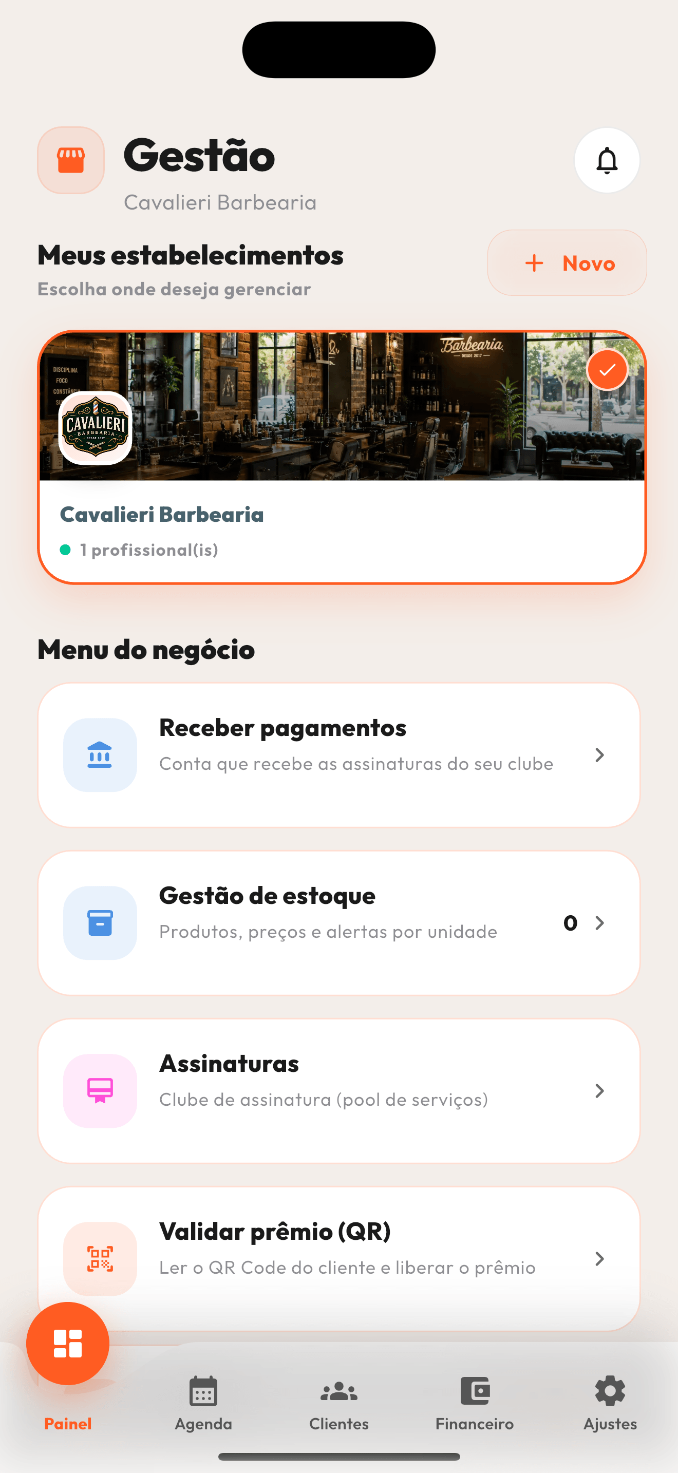 Aplicativo Cutspot mostrando a gestão da Cavalieri Barbearia no celular
